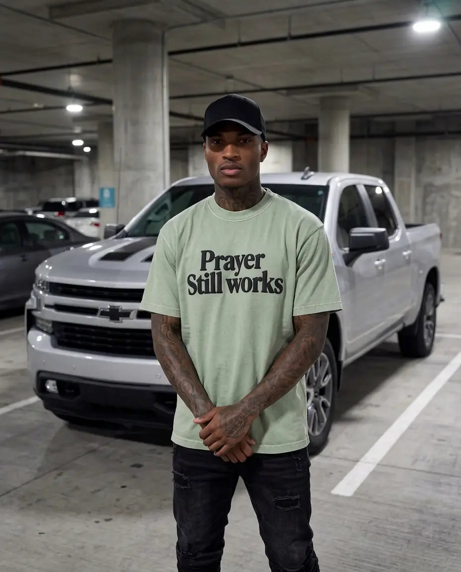 freepik__the-man-is-wearing-img2-with-a-balck-puff-print-de__86978.webp__PID:b6a6b2d1-d6de-42ff-979b-3007415b06c3